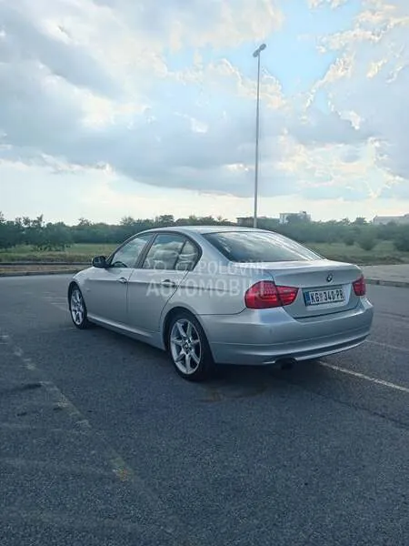 BMW 318 2009 photo 3
