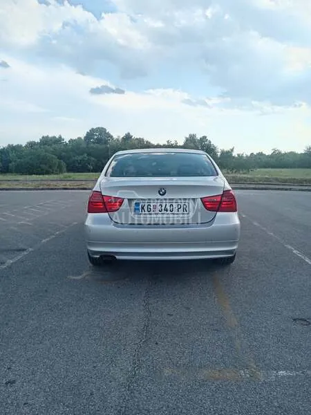 BMW 318 2009 photo 4