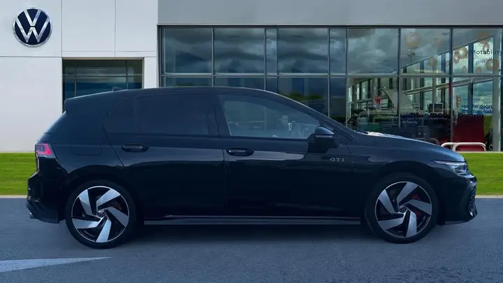 Volkswagen Golf 2026 photo 4