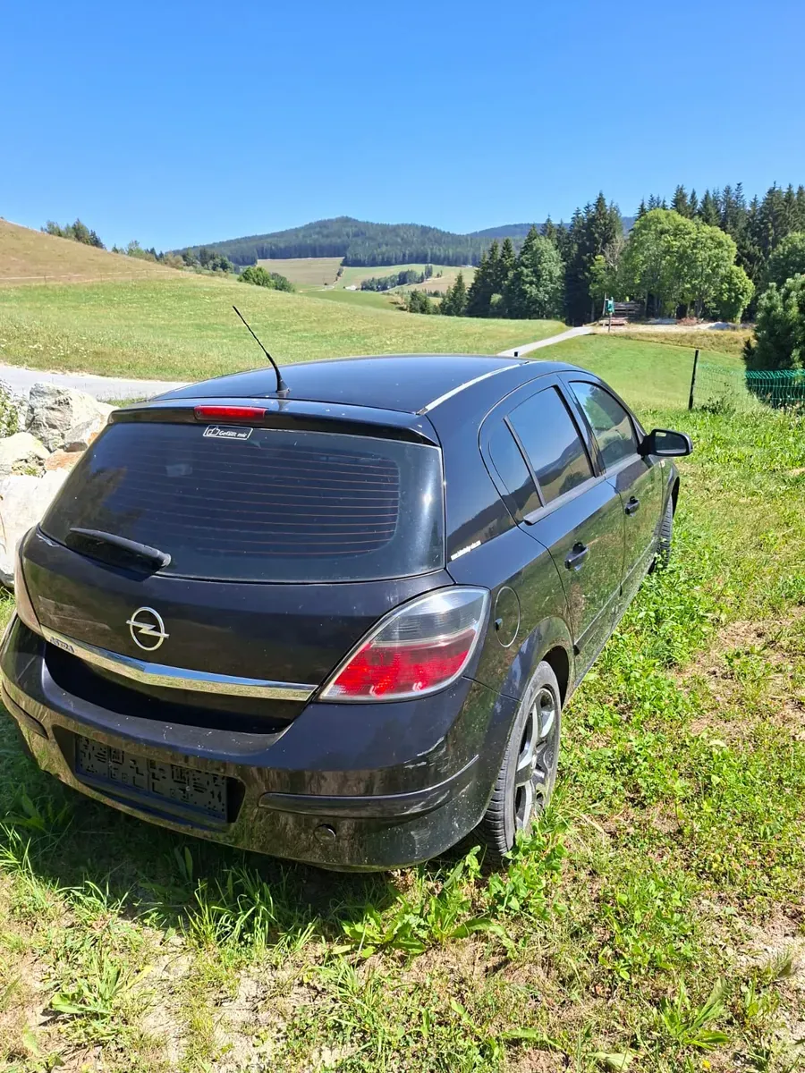 Opel Astra 2007 photo 2