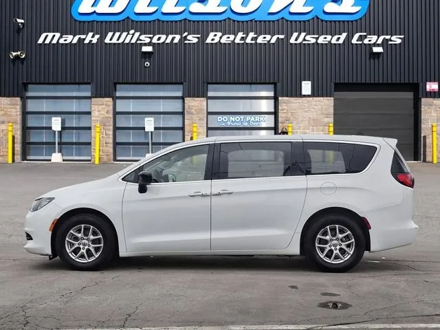 Chrysler Grand Caravan 2024 photo 2