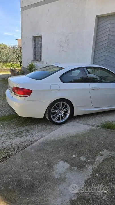 BMW 330D 2008 photo 3