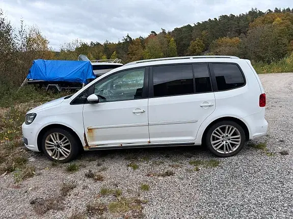 Volkswagen Touran 2012 photo 5