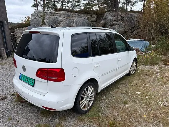Volkswagen Touran 2012 photo 4
