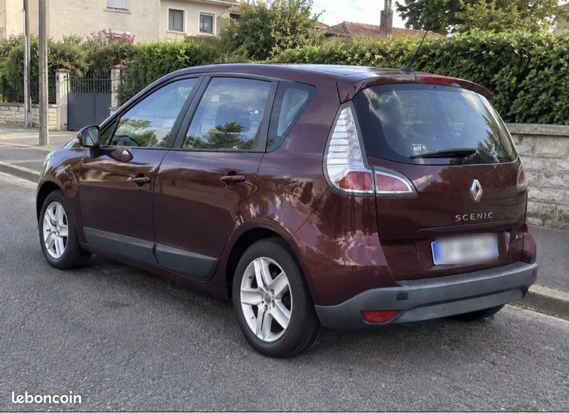 Renault Scenic 2012 photo 2