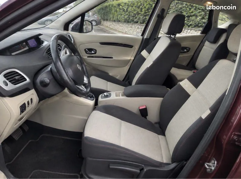 Renault Scenic 2012 photo 3