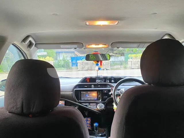 Toyota Aqua 2015 photo 4
