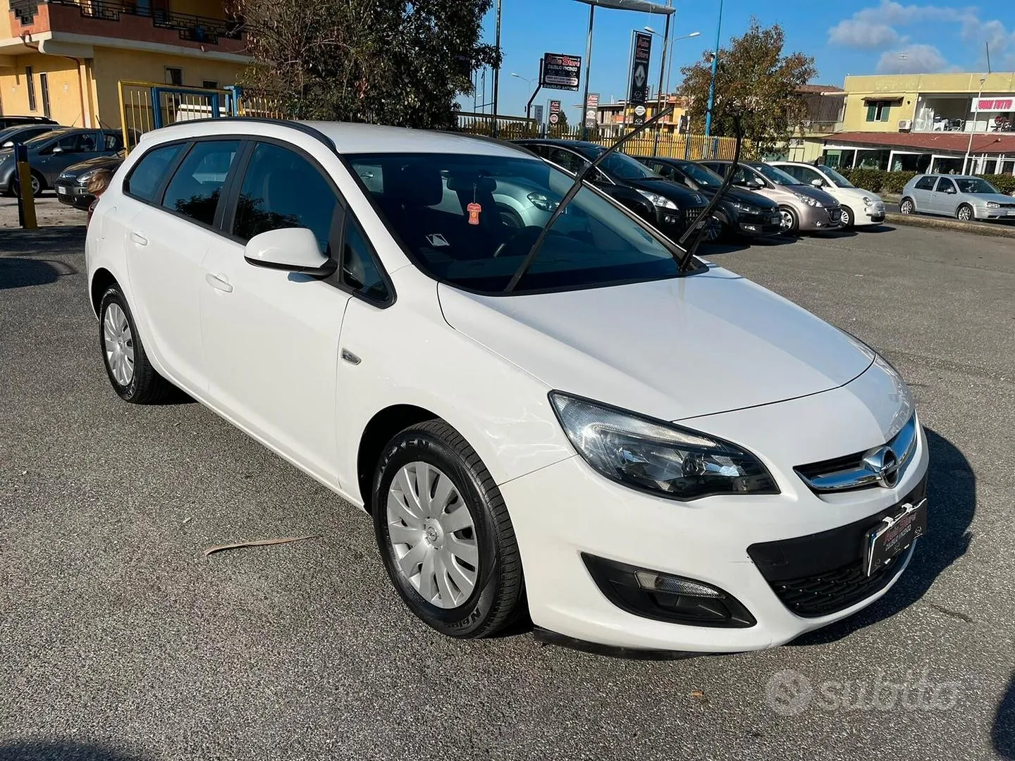 Opel Astra 2014 photo 2