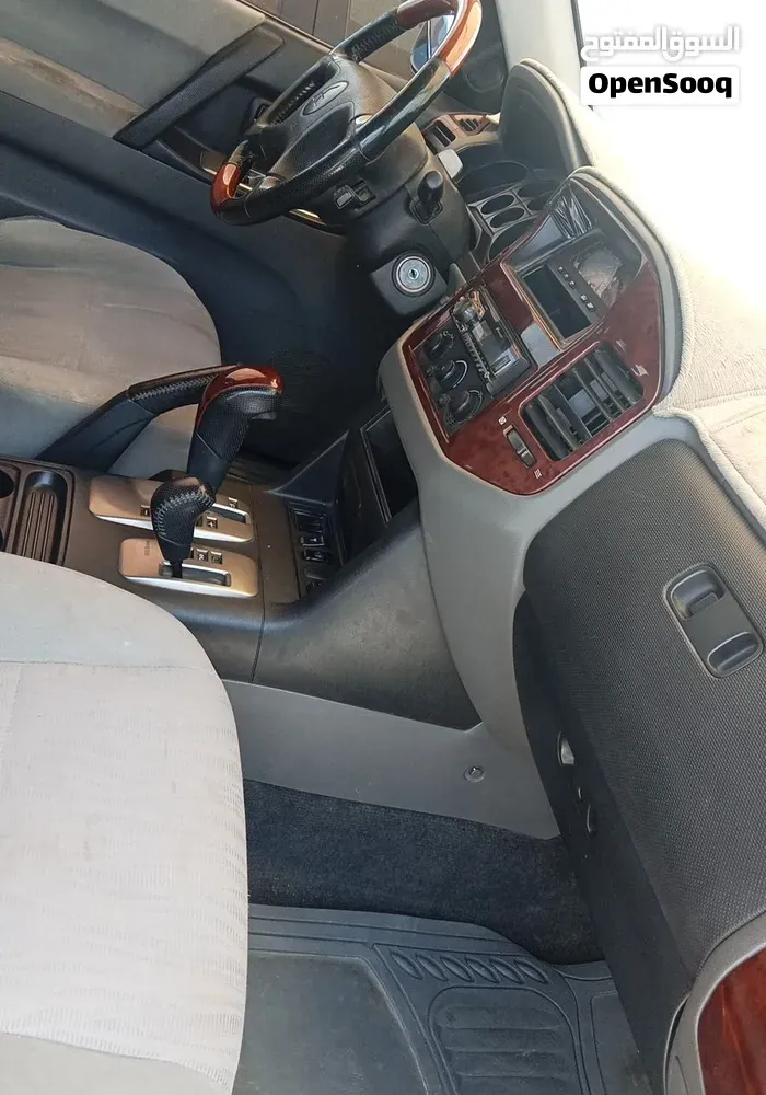 Mitsubishi Pajero 2005 photo 2