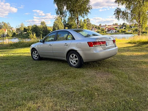 Hyundai Sonata 2005 photo 2