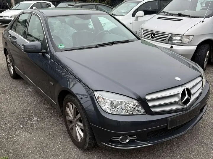 Mercedes-Benz C200 2010 photo 3