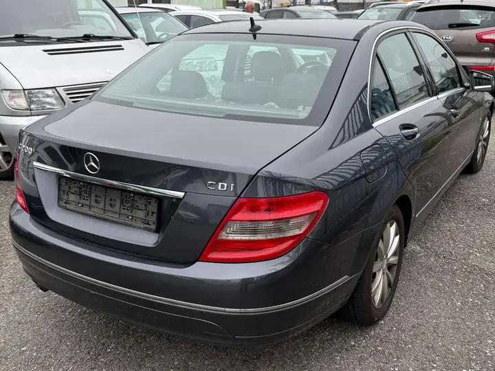 Mercedes-Benz C200 2010 photo 4