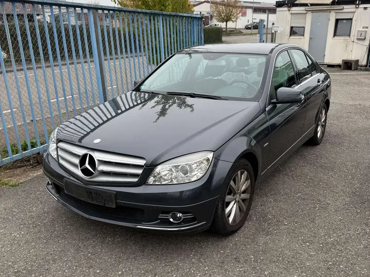 Mercedes-Benz C200