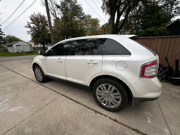 Ford Edge 2010 photo 2