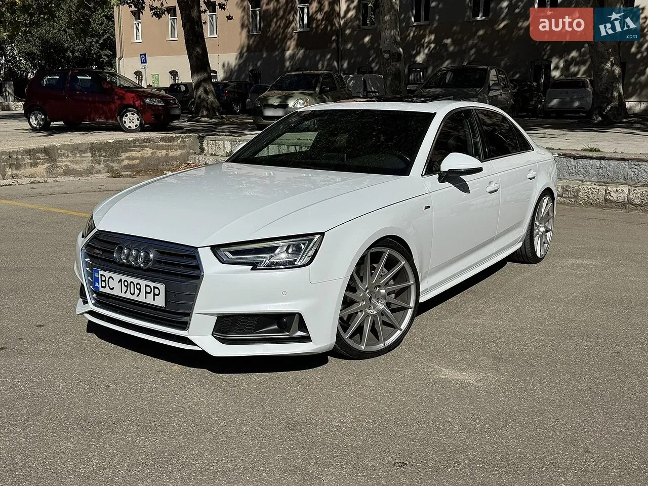 Audi A4 2016 photo 2