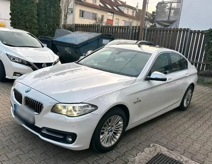 BMW 520I