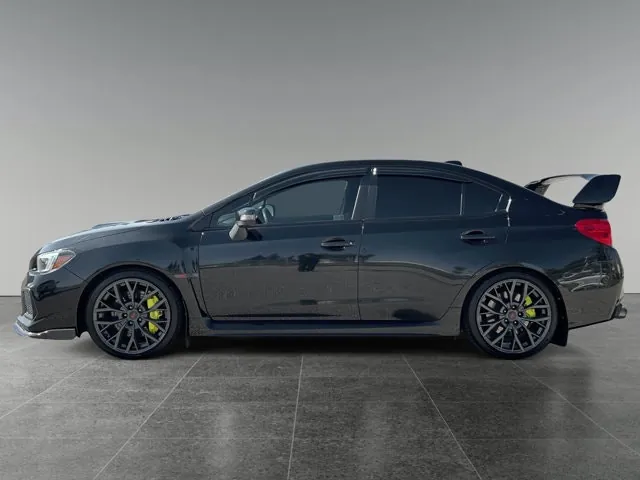 Subaru Wrx Sti 2018 photo 2