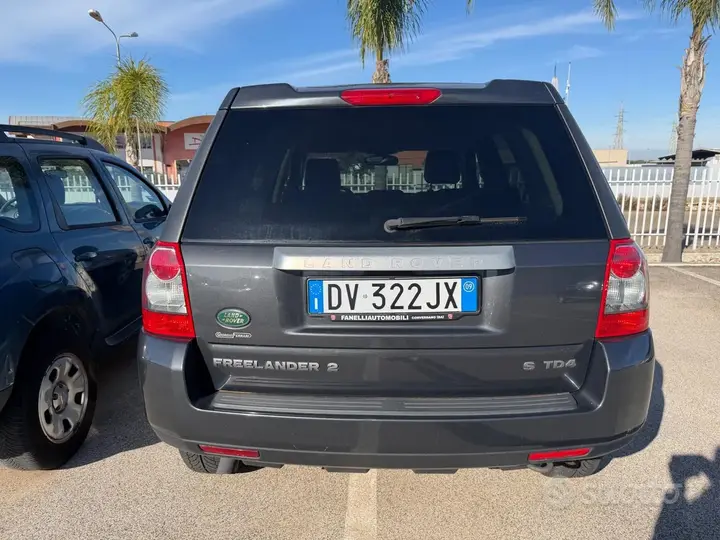 Land Rover Freelander 2009 photo 4