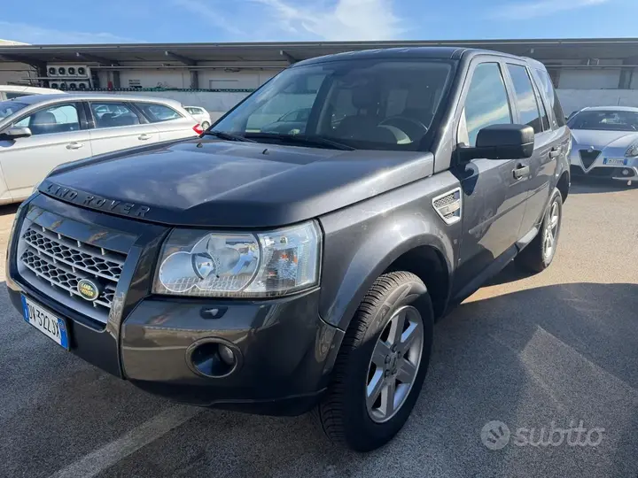 Land Rover Freelander 2009 photo 2