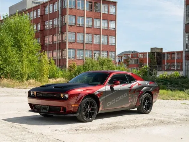 Dodge Challenger 2021 photo 2