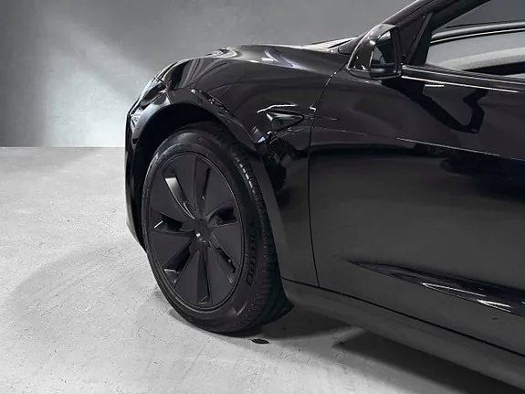 Tesla Model 3 2024 photo 4