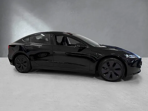 Tesla Model 3 2024 photo 2