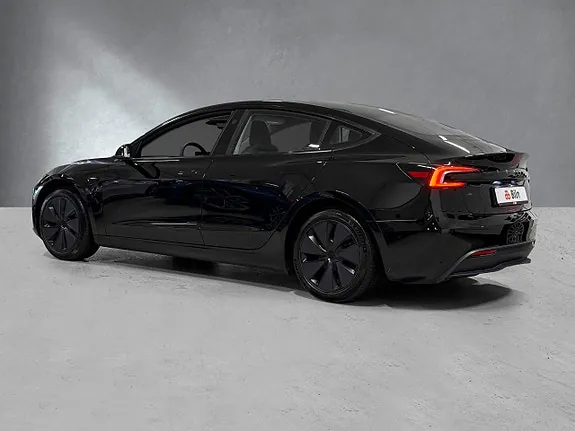 Tesla Model 3 2024 photo 3