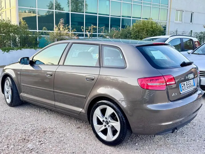 Audi A3 2012 photo 2