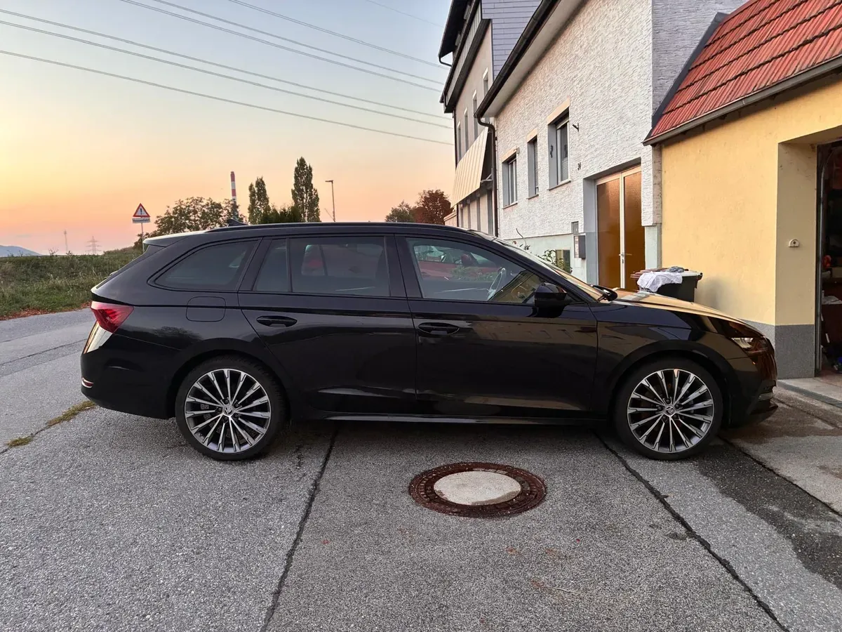 Skoda Octavia 2021 photo 2
