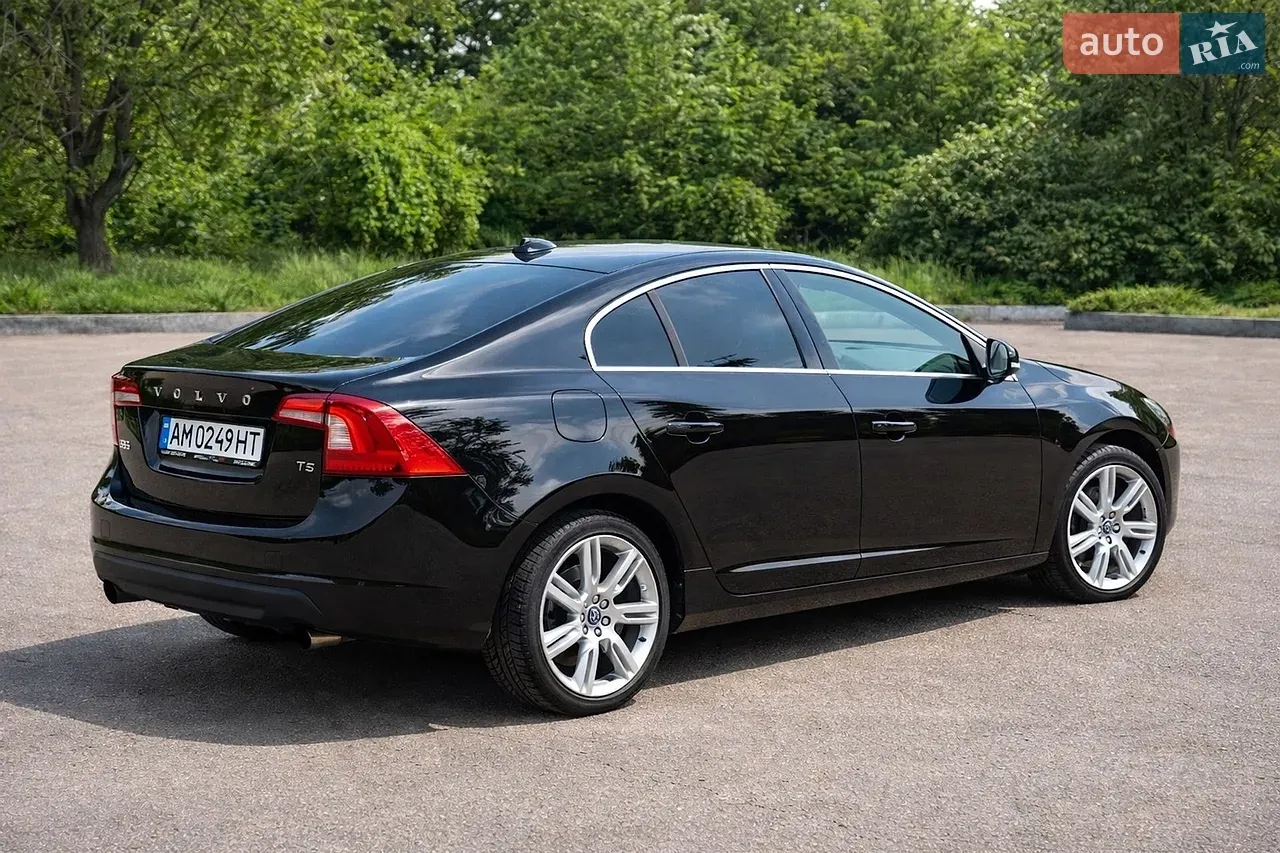 Volvo S60 2011 photo 4