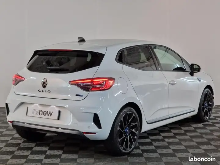 Renault Clio 2024 photo 2