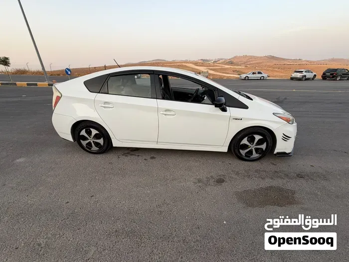 Toyota Prius 2011 photo 2