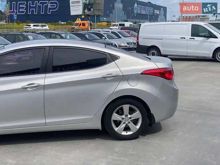 Hyundai Elantra 2013 photo 4
