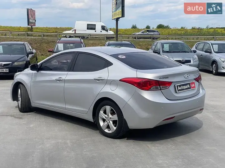 Hyundai Elantra 2013 photo 5
