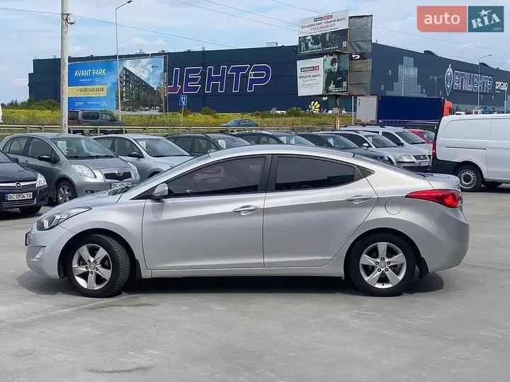 Hyundai Elantra 2013 photo 3