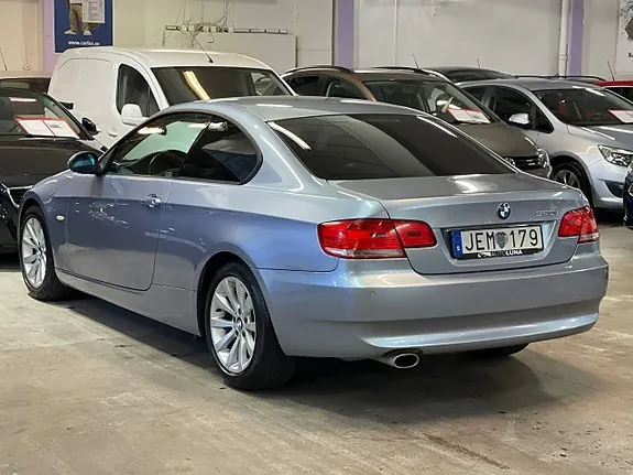 BMW 320 2009 photo 5