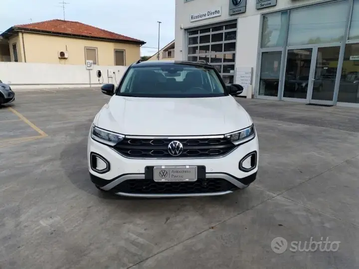 Volkswagen T-Roc 2022 photo 2