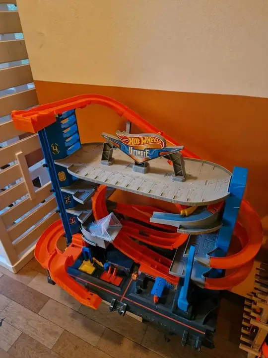 Hot Wheels Ultimate Garage