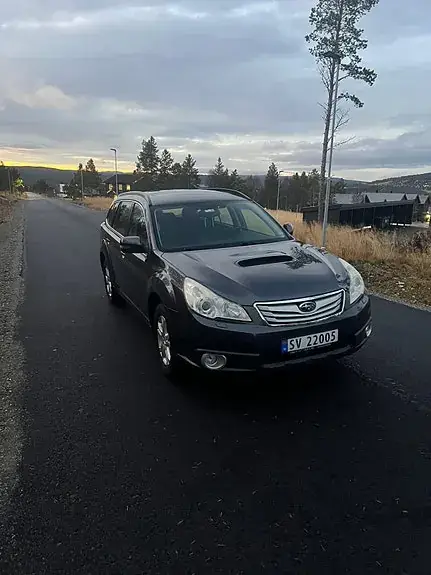 Subaru Outback 2011 photo 3