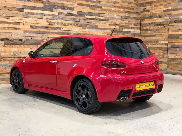 Alfa Romeo 147 2004 photo 2