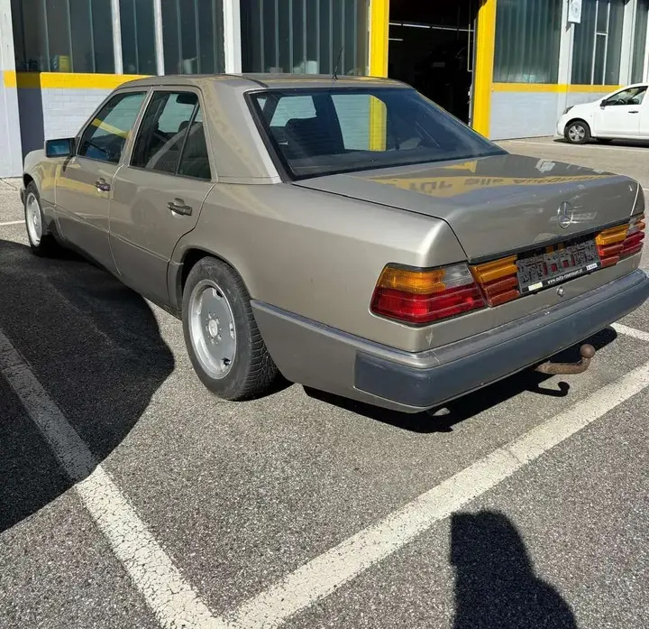 Mercedes-Benz Sonstige 1990 photo 3