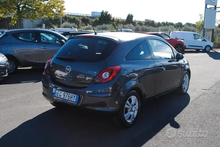 Opel Corsa 2011 photo 3