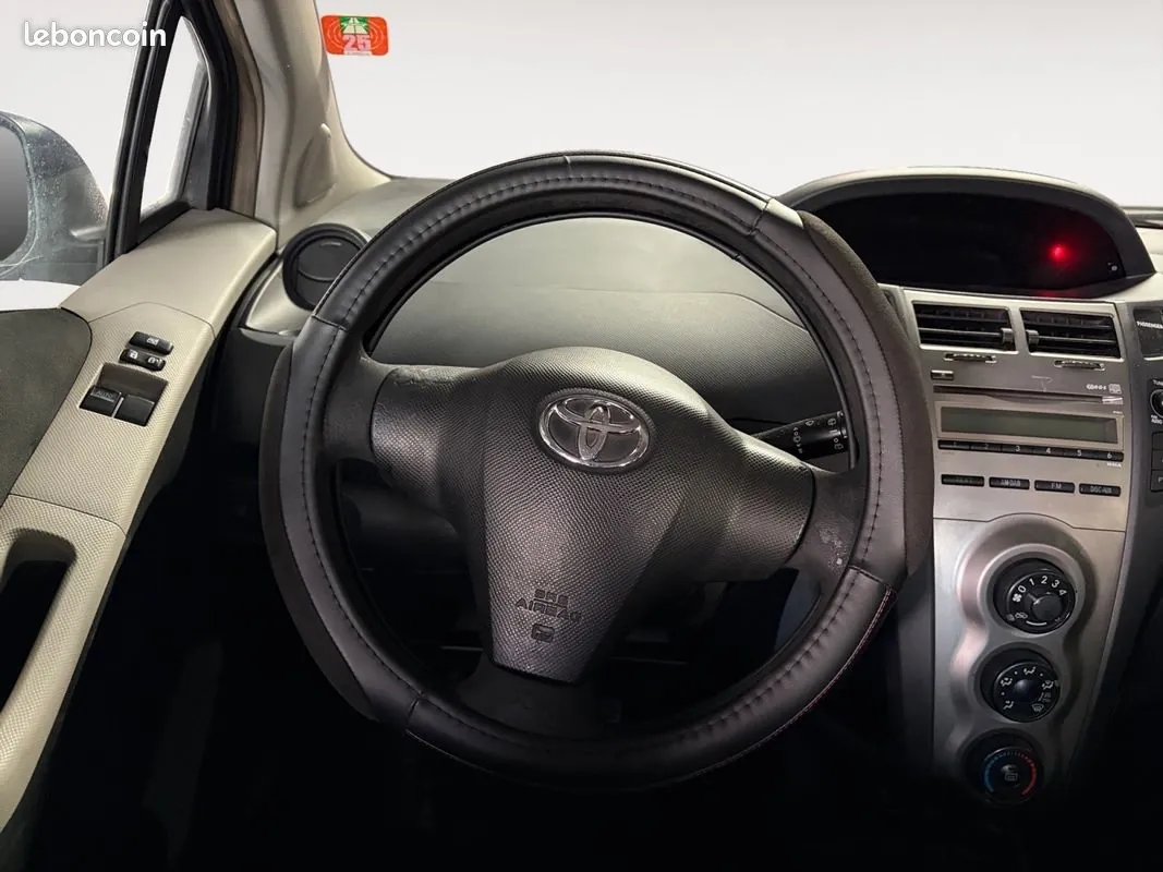 Toyota Yaris 2010 photo 5