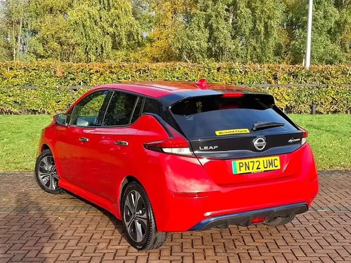Nissan Leaf 2022 photo 2
