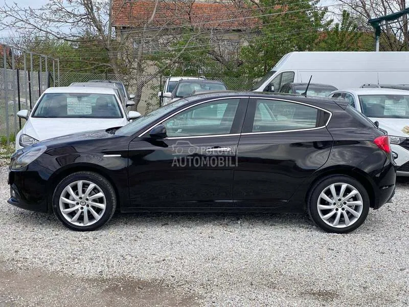 Alfa Romeo Giulietta 2015 photo 5