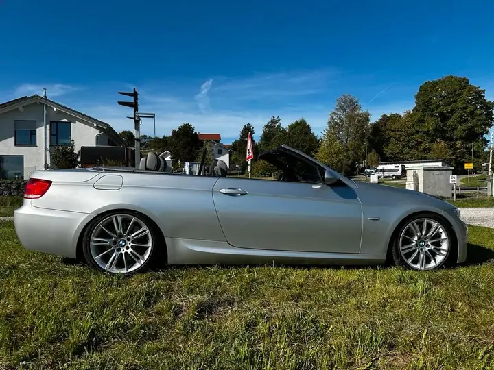 BMW E93