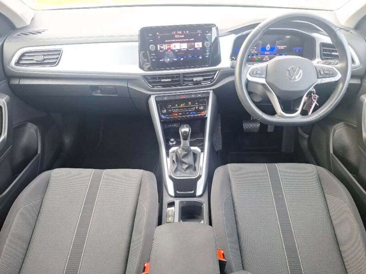 Volkswagen T-Roc 2023 photo 3