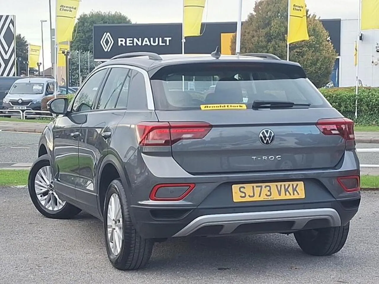 Volkswagen T-Roc 2023 photo 2