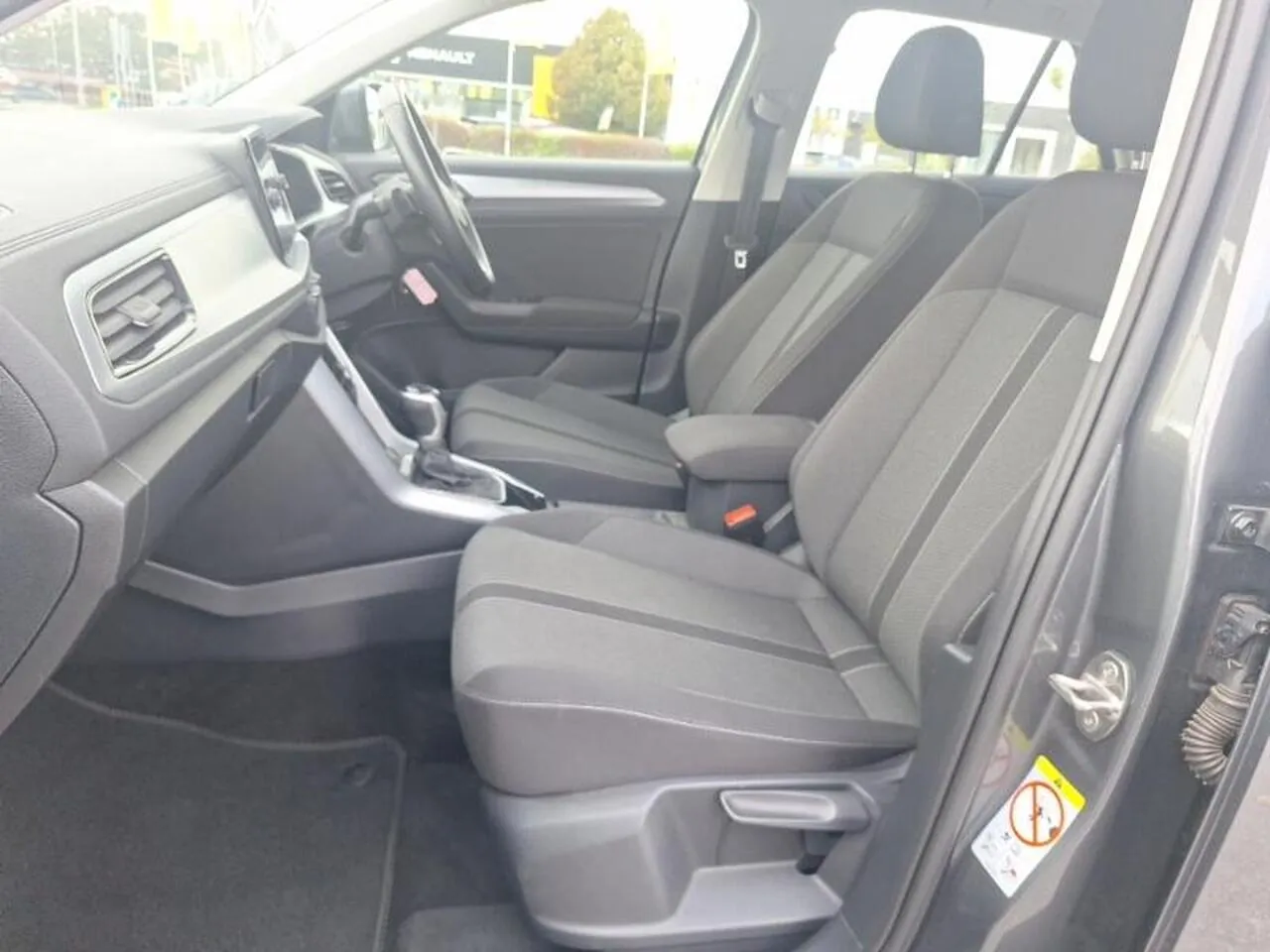 Volkswagen T-Roc 2023 photo 5
