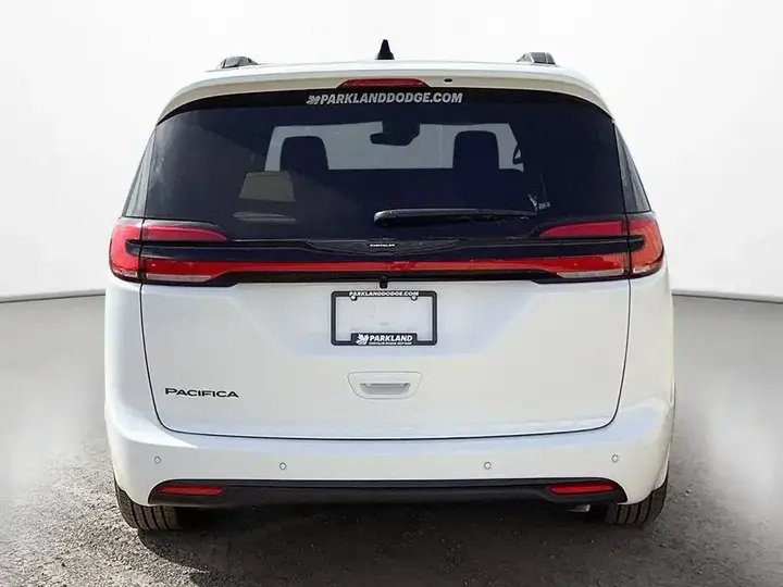 Chrysler Pacifica 2026 photo 4